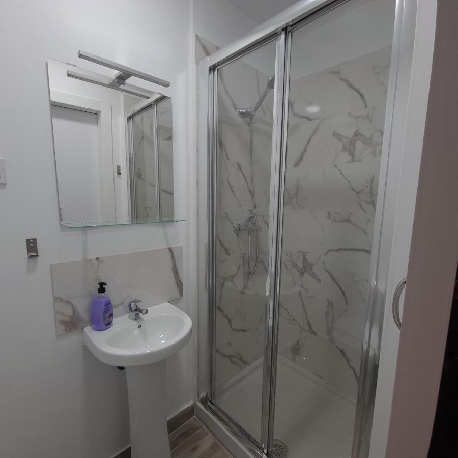 Hostal Vara Мадрид Екстер'єр фото
