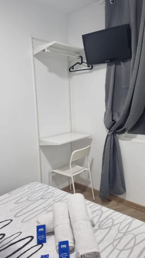 Hostal Vara Мадрид Екстер'єр фото