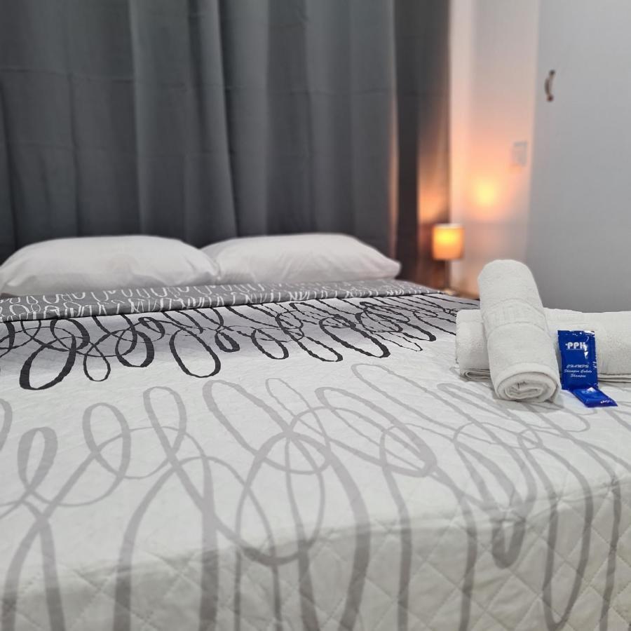 Hostal Vara Мадрид Екстер'єр фото