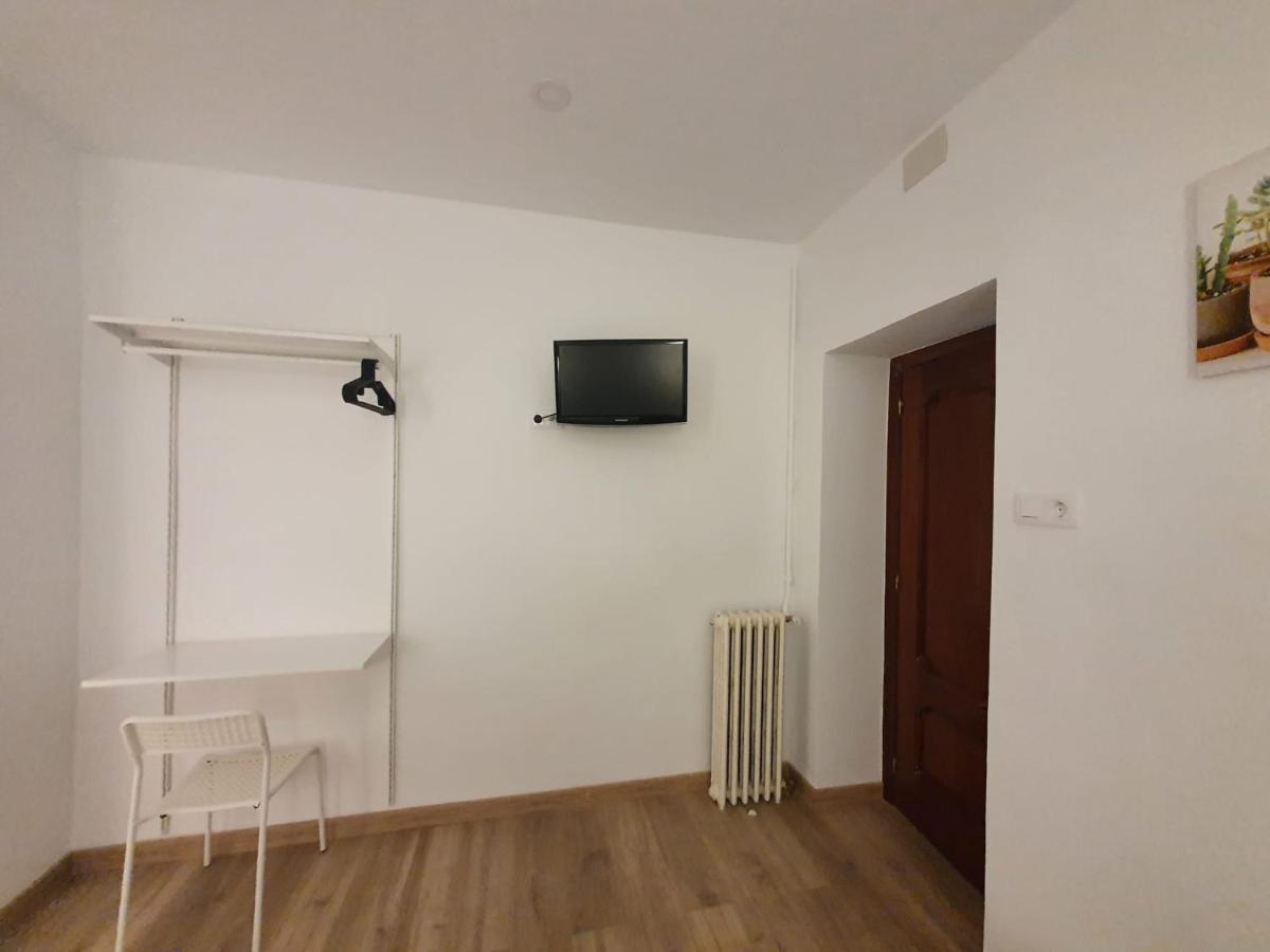 Hostal Vara Мадрид Екстер'єр фото